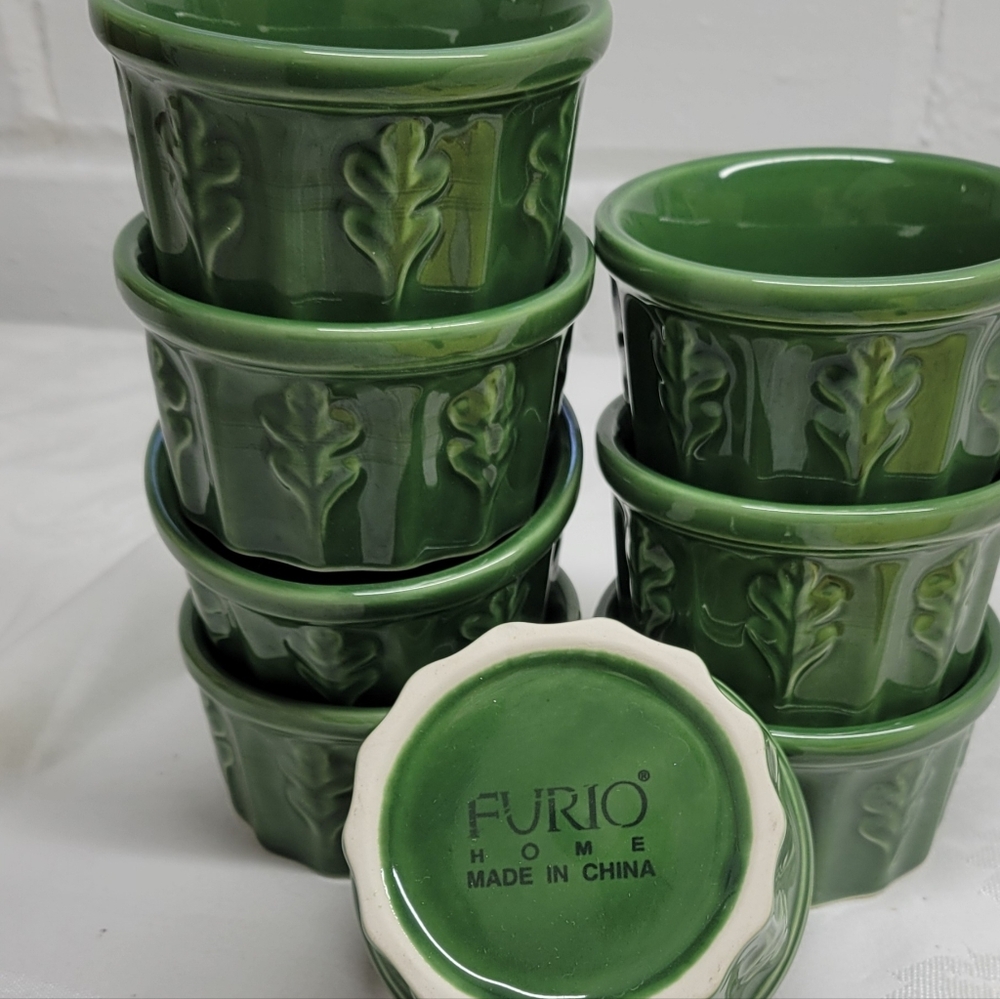 Furio Green Ceramic Leaf Design Bowls